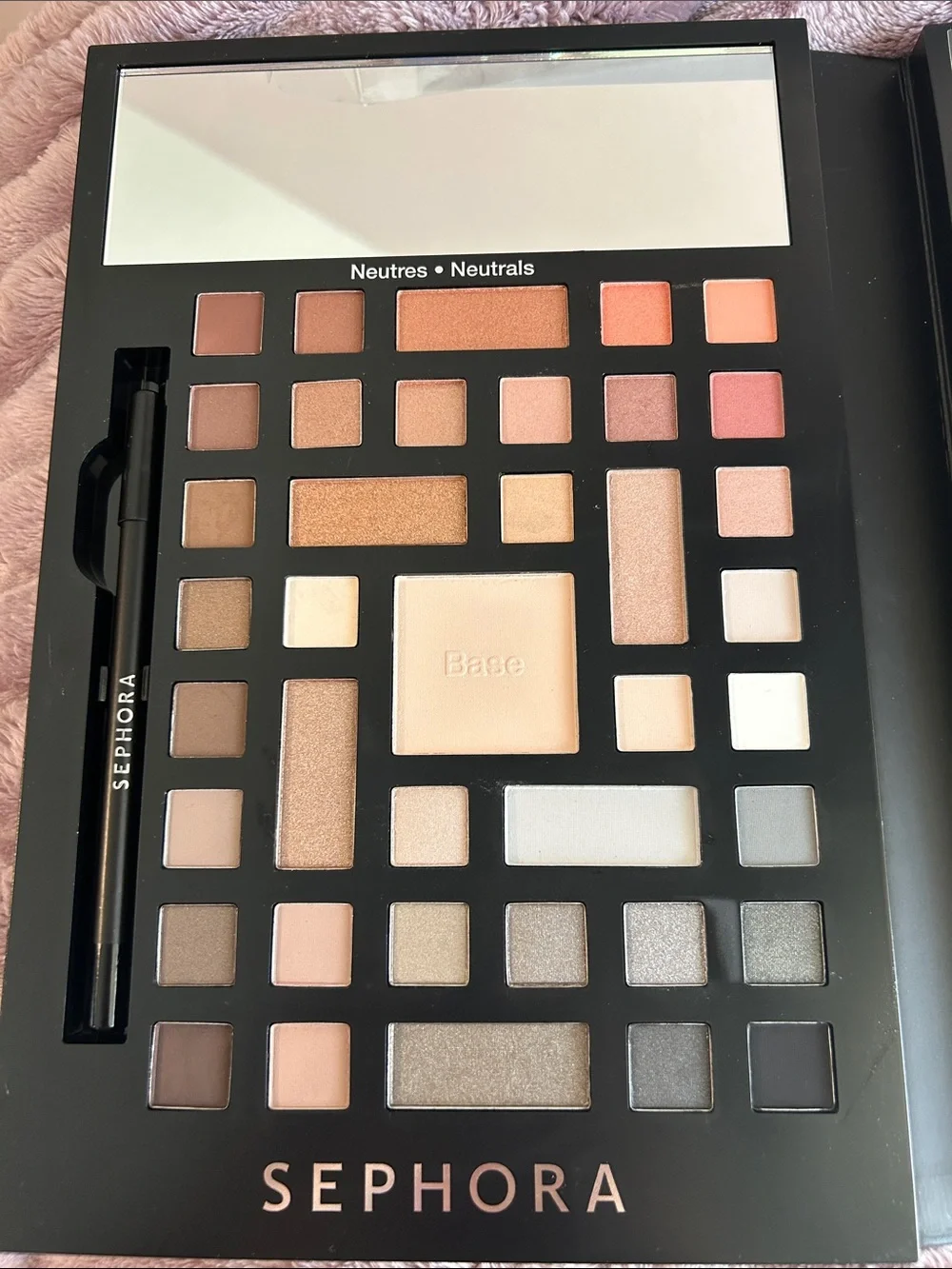 NIB Sephora Wonderland Eyeshadow Palette